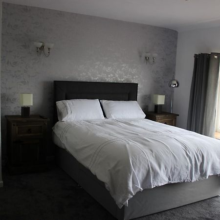 The New Lodge Pontardawe Extérieur photo