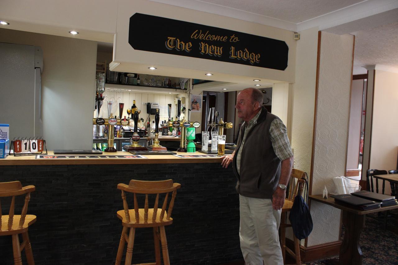 The New Lodge Pontardawe Extérieur photo
