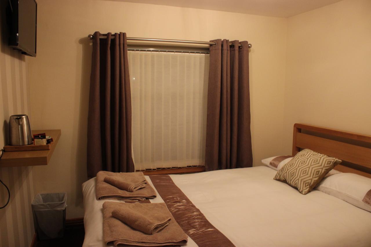 The New Lodge Pontardawe Extérieur photo