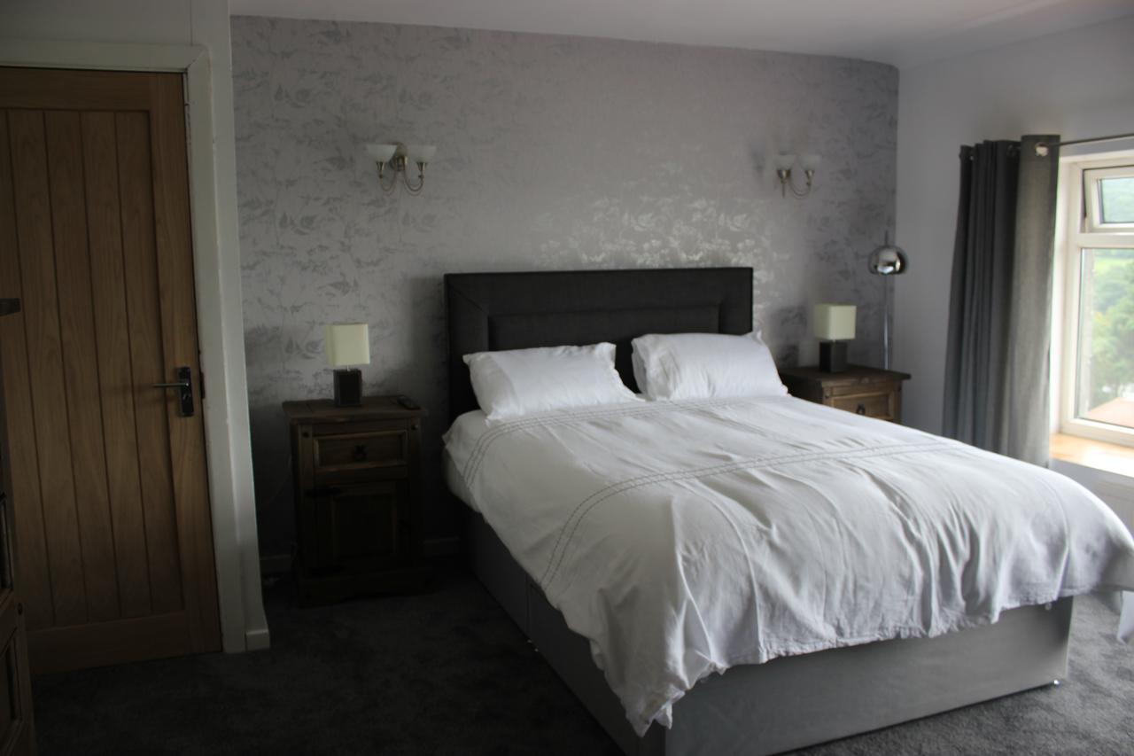 The New Lodge Pontardawe Extérieur photo