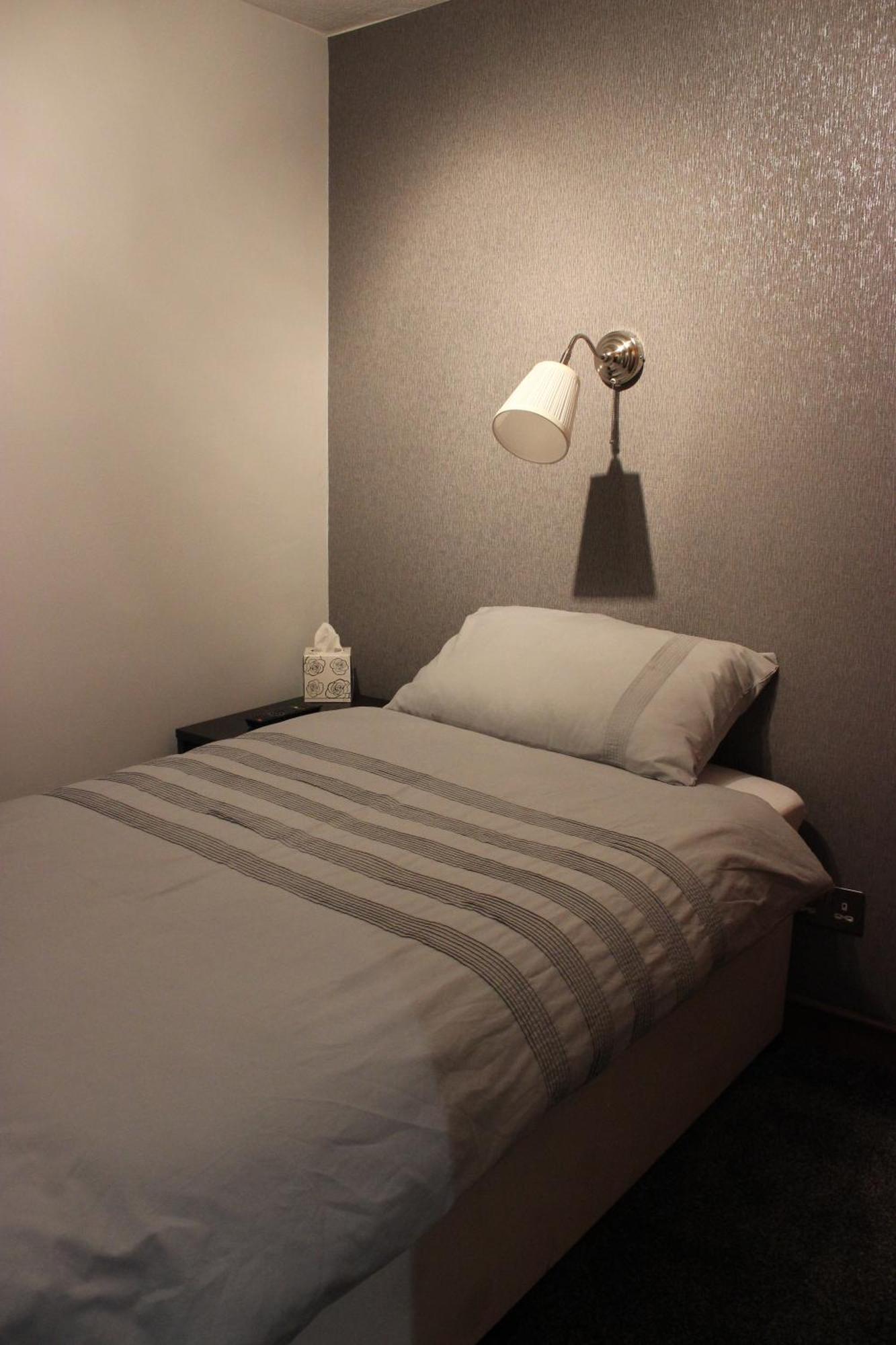 The New Lodge Pontardawe Extérieur photo