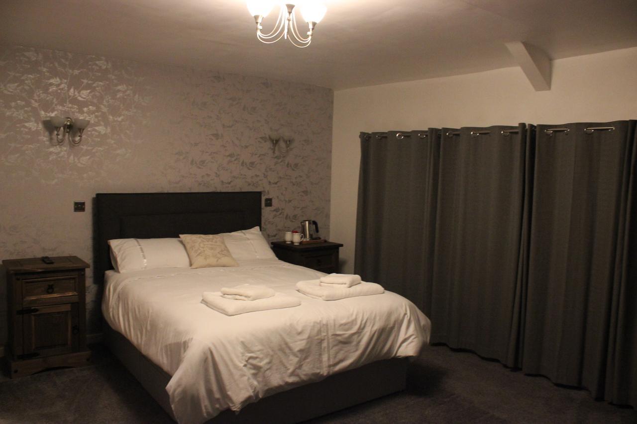 The New Lodge Pontardawe Extérieur photo