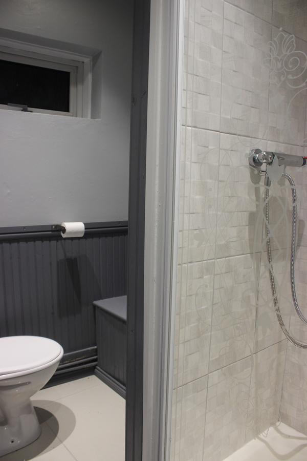The New Lodge Pontardawe Extérieur photo