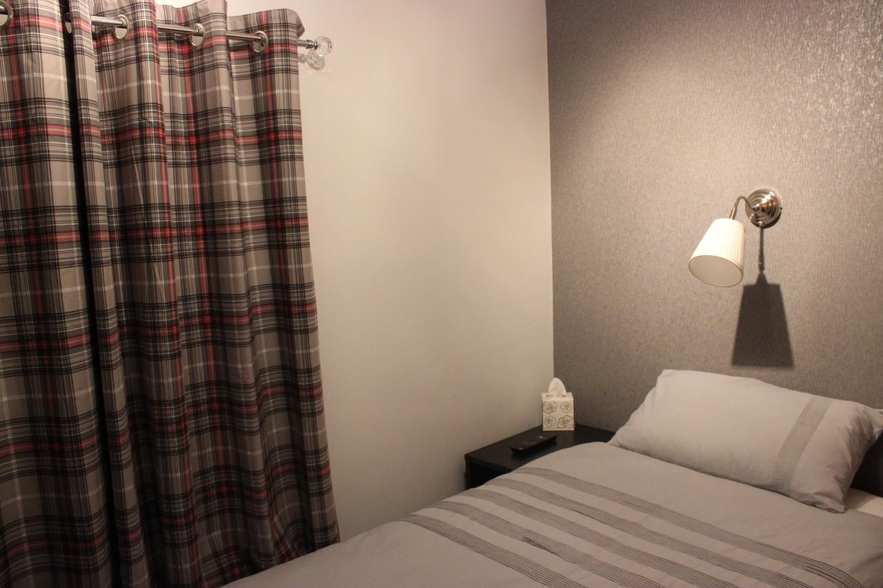 The New Lodge Pontardawe Extérieur photo