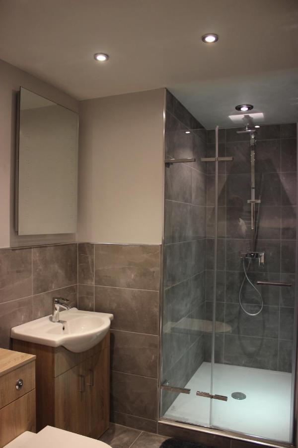 The New Lodge Pontardawe Extérieur photo